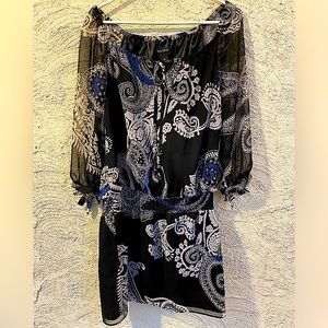 White house, black market size M dress. Clinched waist, flowy and light